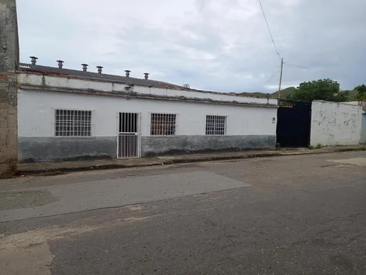 For Sale house Commercial/Industrial Use in Altos de la Guacamaya Ave. Lisandro Alvarado (Client Only)