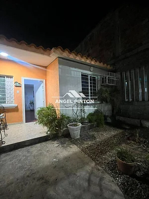 house FOR SALE LOS SAMANES SAN FRANCISCO VENEZUELA API 8802