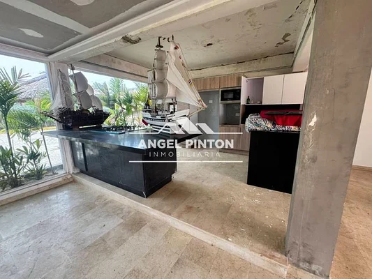 house FOR SALE ISLA DORADA MARACAIBO VENEZUELA API 87990