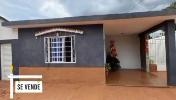 house with parapet roof featuring multiple bedrooms with annex and swimming pool - Image 2