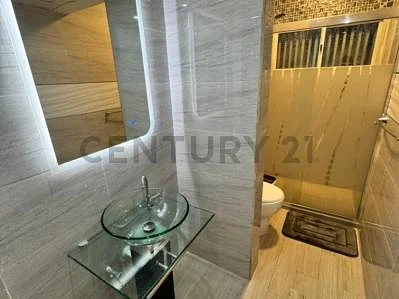 Master bathroom ensuite