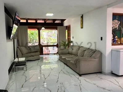 Dining area adjacent to kitchen