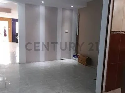 Dining area adjacent to kitchen