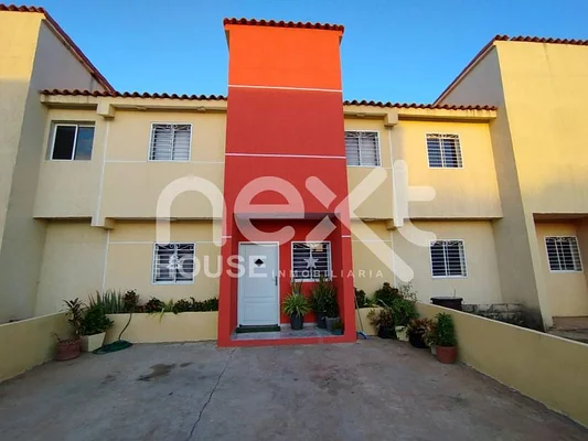 townhouse FOR SALE VILLA STEPHANY MARACAIBO - Image 3