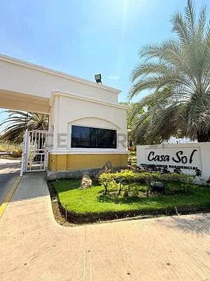 Front view of property exterior