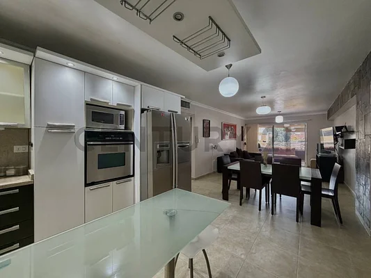 Sale of apartment in Lecherías, Diego Bautista Urbaneja, Lechería, Anzoategui