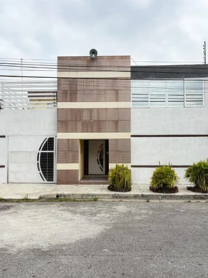 For Sale house with 3 Levels in Sector Colon, Naguanagua