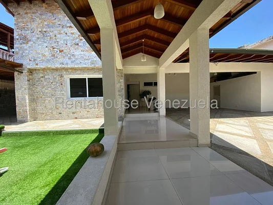 Spectacular house for sale Cumbres de Curumo