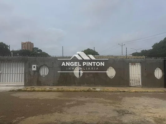 house FOR SALE TIERRA NEGRA MARACAIBO VENEZUELA API 8676
