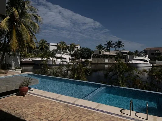 house for rent VACATIONAL IN LAS VILLAS, LECHERIA - CAA172316