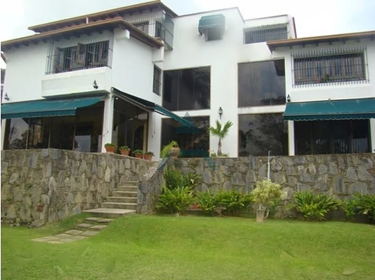 For sale house of 1.180 m² - 7b/10b/10p La Lagunita - US$780,000 USD