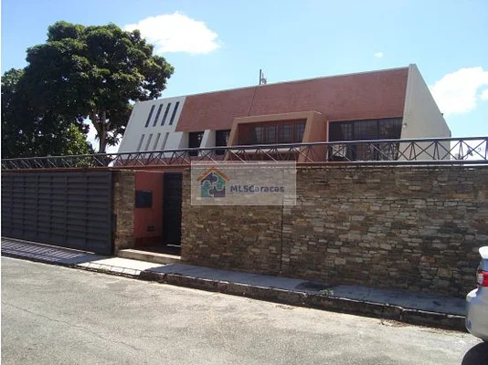 For sale house 340m2 Colinas de Tamanaco 9605 - US$330,000 USD