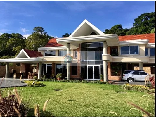 For sale house 800m2 6h+2s/5.5b+s/15p La Lagunita - US$1,580,000 USD