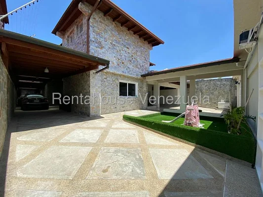 Beautiful house for sale Cumbres de Curumo