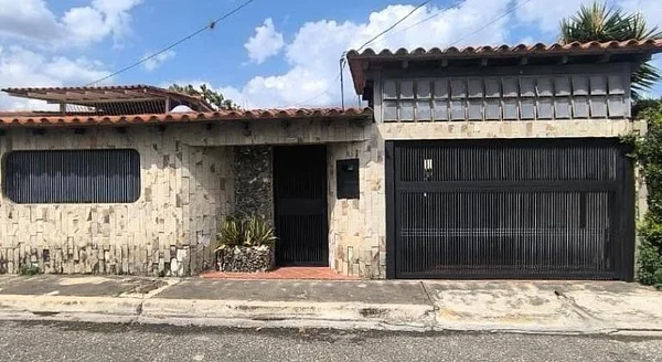 House for sale in the urbanization Almariera Cabudare Edo. Lara - Lote Nro 3 de la Urb. Parque Residencial Almariera 2-3, 3023 Cabudare - 3 beds house for sale