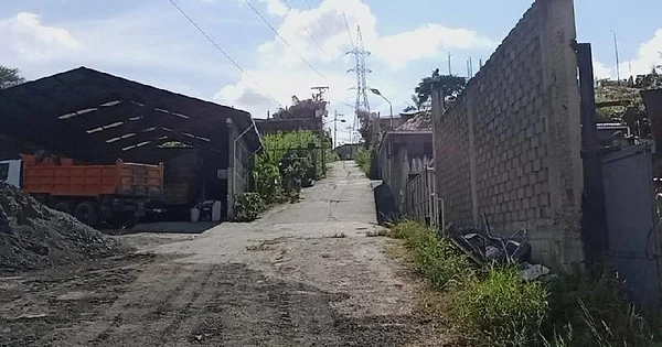 Ideal Land for Sale Offered for Visionary Investors - Carretera Petare Santa Lucia KM4 Lote c1 y c2, 1073 Fila De Mariches - Plot of land for sale