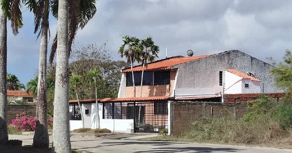 "Ideal for commercial reconversion or high-demand holiday rentals". - Redoma el Farallon I Etapa Jorge Coll, 6316 Pampatar - 5 beds house for sale