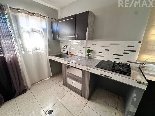 Commercial Premises With 2 Apartments and a house, for sale, On Main Avenue of Los Robles, Nueva Esparta, 500 mt2, 6 bedrooms and 5 bathrooms - Inmuebles Margarita - 2 MIL - Image 12
