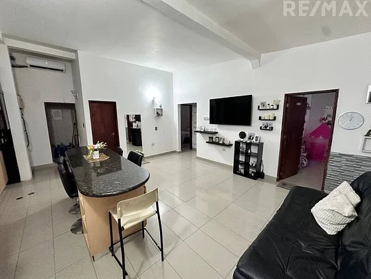 Commercial Premises With 2 Apartments and a house, for sale, On Main Avenue of Los Robles, Nueva Esparta, 500 mt2, 6 bedrooms and 5 bathrooms - Inmuebles Margarita - 2 MIL - Image 11