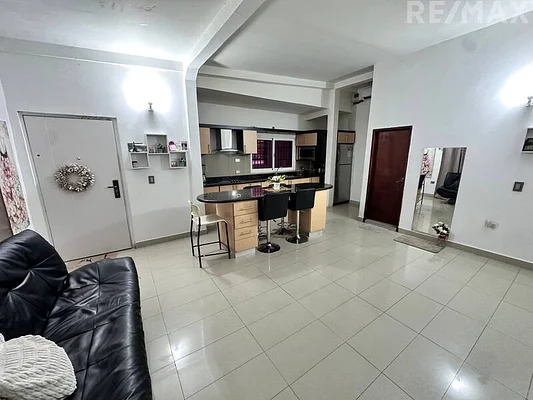 Commercial Premises With 2 Apartments and a house, for sale, On Main Avenue of Los Robles, Nueva Esparta, 500 mt2, 6 bedrooms and 5 bathrooms - Inmuebles Margarita - 2 MIL - Image 10