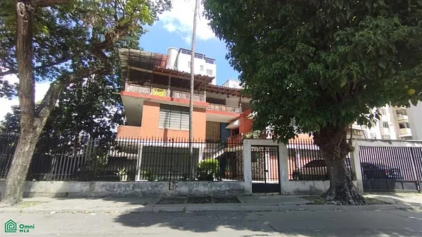 Quinta de Esquina in El Paraiso with enormous development potential - Urb La Paz, El Paraiso. Municipio Libertador Qta. Capricho, 1020 CCS - 9 beds house for sale