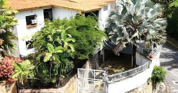 URB MIRANDA HOUSE FOR SALE: to live Caracas in a different way - Ave del Centro Quinta, 1073 CCS - 4 beds house for sale