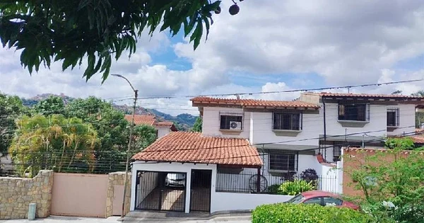 For sale or rent beautiful two-level house in Urb. Miranda - Avenida del Centro Avenida del Centro, 1073 CCS - 4 beds house for sale