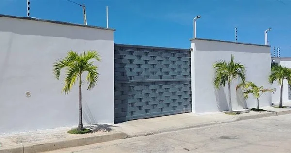 HOUSE IN PLAYA EL AGUA WITH TOURIST AND COMMERCIAL POTENTIAL - CALLE ESPERANZA CASA EN PLAYA EL AGUA CON, 6324 Antolin del Campo - 3 beds commercial premises for sale