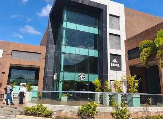 offices for sale Amazonia Shopping Center from 600 mt2 full level - Neveri Centro Comercial Amazonia, 8050 Guayana City - Commercial premises for sale