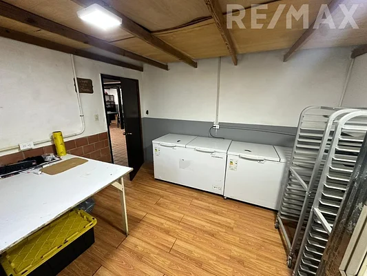 Kitchen pantry storage