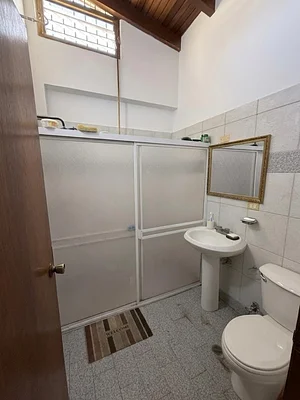 Home office with built-ins