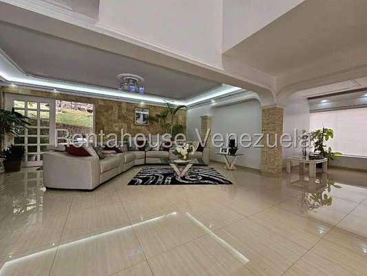 for sale Beautiful house In Cumbres De Curumo