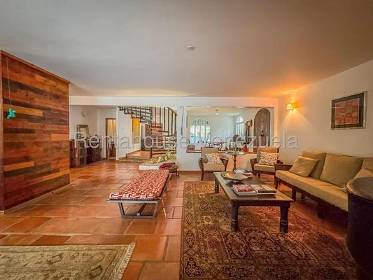 Magnificent house for sale Cumbres de Curumo