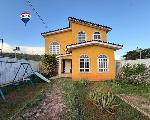 house Family 2-Story, for sale, In residential development Nuevo Mundo, Los Robles, Nueva Esparta, Isla de Margarita, 720 mt2, 4 bedrooms and 5 bathrooms - Inmuebles Margarita - 2 MIL