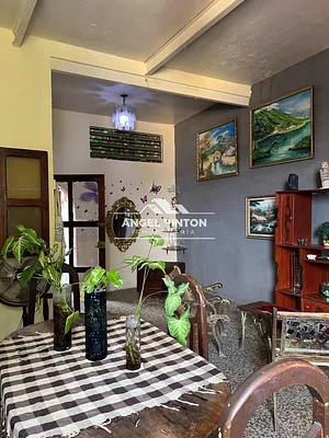 for sale house VERSATILE 3-LEVEL IN THE HEART OF SANTA LUCÍA MARACAIBO API 9115
