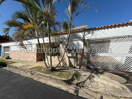 for sale Wonderful house in Urbanization Sorocaima La Trinidad