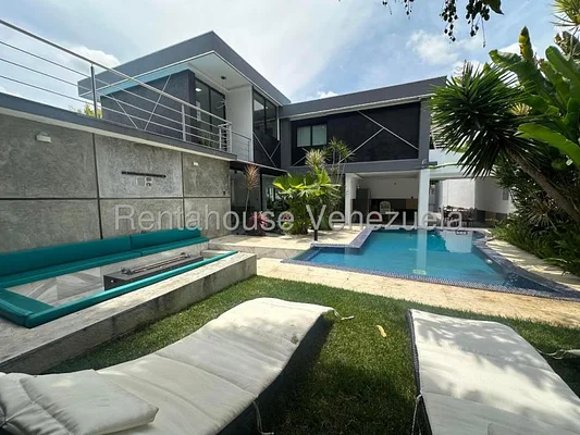 Excellent house for sale El Cafetal, private street, swimming pool, BBQ/grill area, gym with jacuzzi