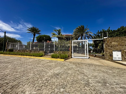 house, for sale, In residential development Casas del Sol, Nueva Esparta, Isla de Margarita, 954 mt2, 5 bedrooms + 1 Service and 6 bathrooms - Inmuebles Margarita - 2 MIL - Image 2