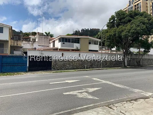 house (Duplex) for rent in La Trinidad, Distrito Metropolitano