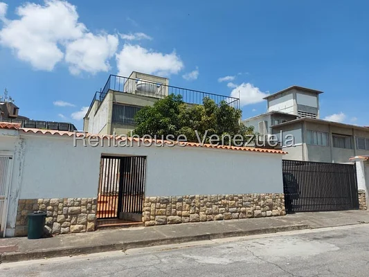 house (Multi-Level) for sale in Santa Paula, Distrito Metropolitano