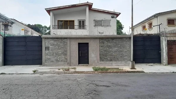 Commercial house for Rent Located in Sabana Larga. Prebo Street Level. Valencia, Edo Carabobo - CAA253838