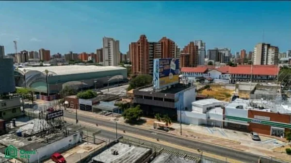 Los Mellizos Building for Sale on 5 de Julio - Calle 77 entre Av. 8 y 9 Edificio Los Mellizos, 4002 Maracaibo - Commercial premises for sale