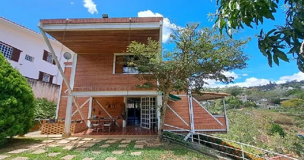Charming house for sale, located in Lomas del Halcón, El Hatillo - calle Meru Número 558, 1083 CCS - 4 beds house for sale