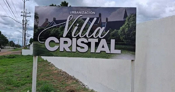 Plot of land for sale in the CR. CRYSTAL VILLAS - principal villas cristal, via Hp an, 6003 Anaco - Apartment for sale