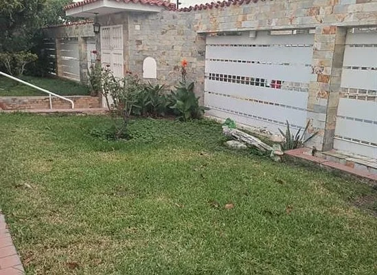 Family Home in Colinas de Vista Alegre: Your Ideal Retreat! - Calle No Indica Quinta Mi Negra Número 3, 1071 CCS - 5 beds house for sale