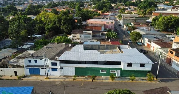 Commercial and Residential Warehouse - Sile Galpon y casa Comercial, 6023 Puerto La Cruz - 12 beds commercial premises for sale