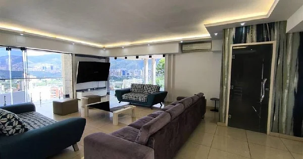 "Your Perfect Refuge: Remodeled House with Spectacular View of Ávila and - Arismendi # 51, 1030 CCS - House for sale
