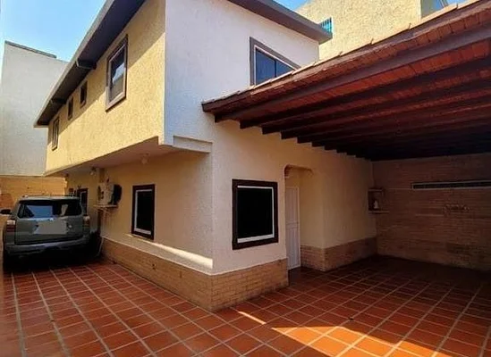 HOUSE FOR SALE IN RESIDENTIAL COMPLEX "EL INGENIO" In front of Farmatodo - Avenida Ildemaro Lovera Casa Quinta, 6001 Barcelona - 4 beds house for sale