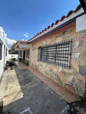 DEGEMAJO SELLS BEAUTIFUL house / 4 APARTMENTS PLUS 1 ANNEX, ON TARAPIO main street NAGUANAGUA