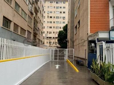 Boundary trees and fencing